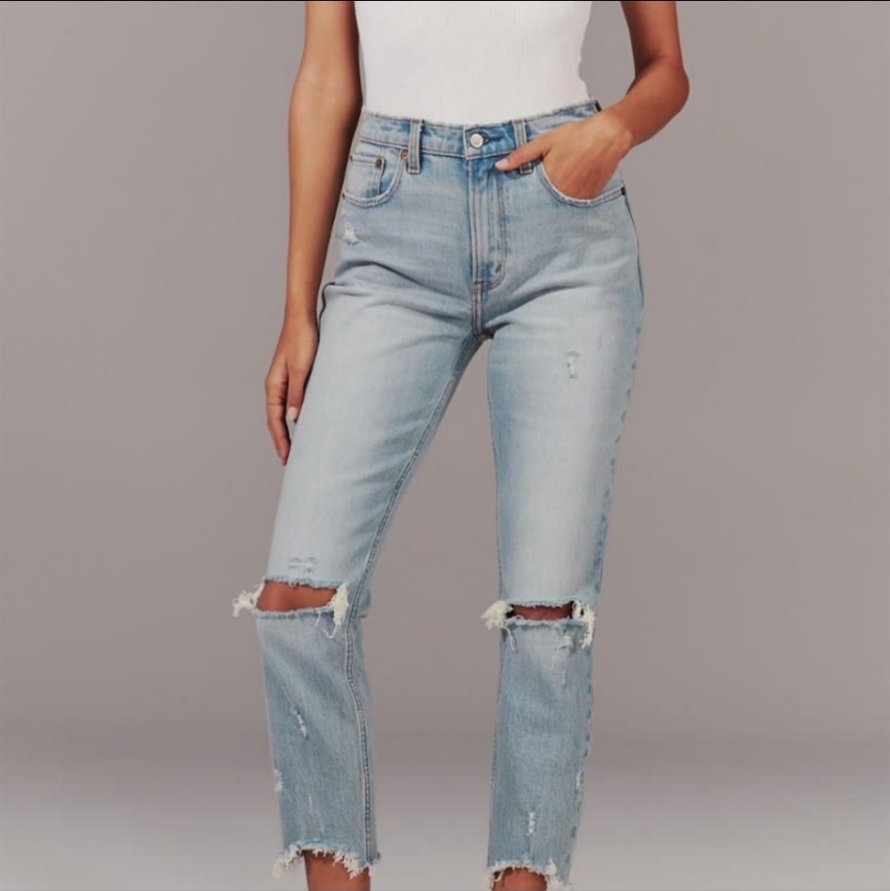 Abercrombie & Fitch The Mom High Rise Jeans Size 29 / 8R Distressed Light Wash